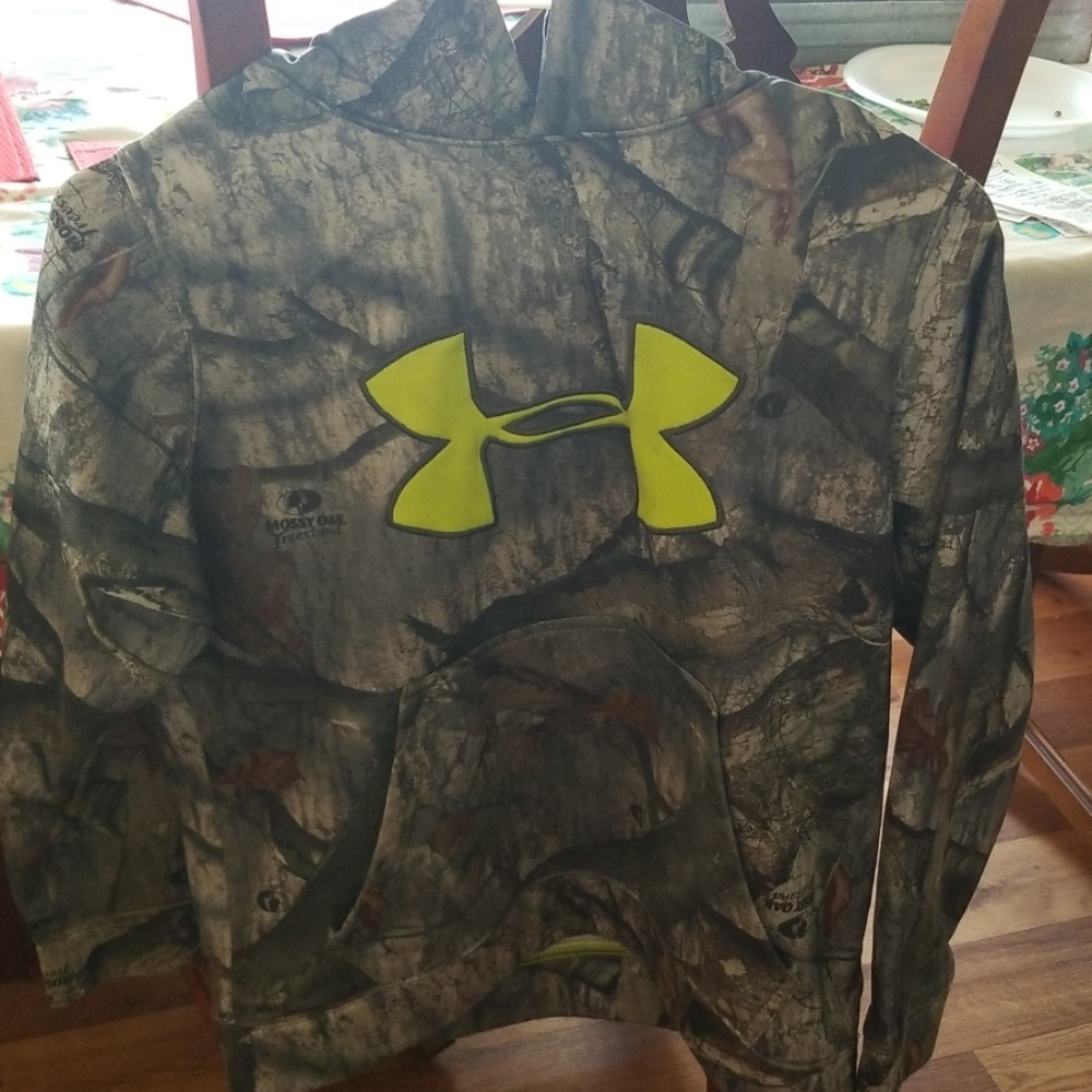 Under Armour Mossy Oak Camo hoodie